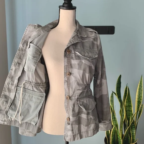 ❗️Sold❗️Abercrombie & Fitch • Camo Field Utility Jacket • Women’s Outerwear - Picture 7 of 12